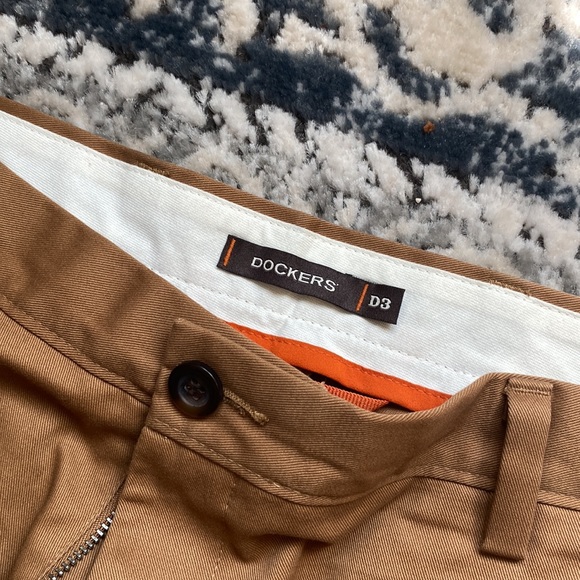 Dockers 38x32 Chino - Picture 2 of 3